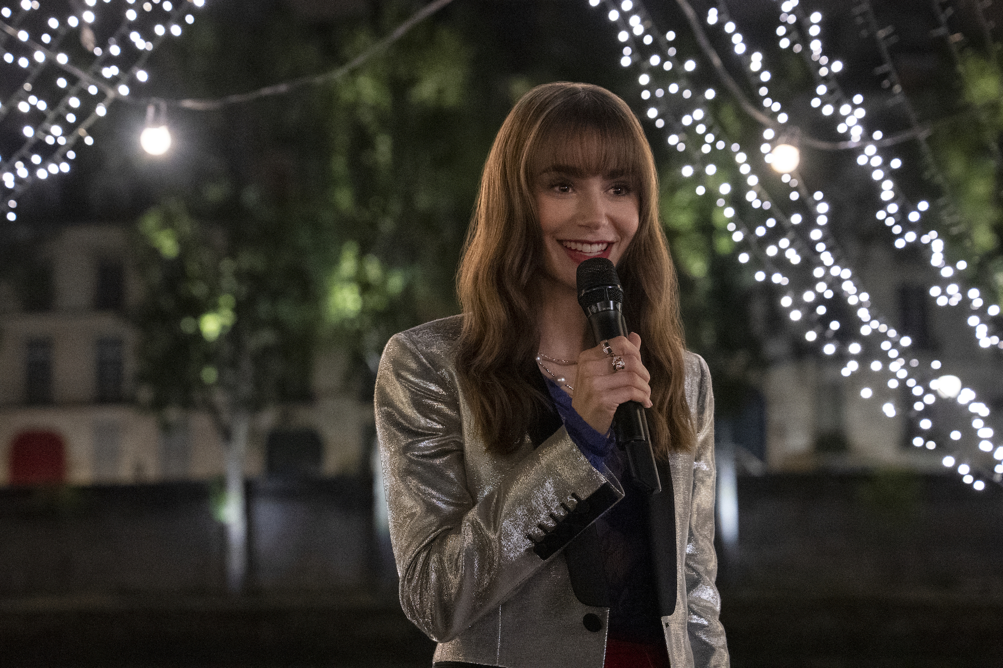 ‘emily in paris’ takes roman vacation season 4 – watch lily collins’ announcement (video)