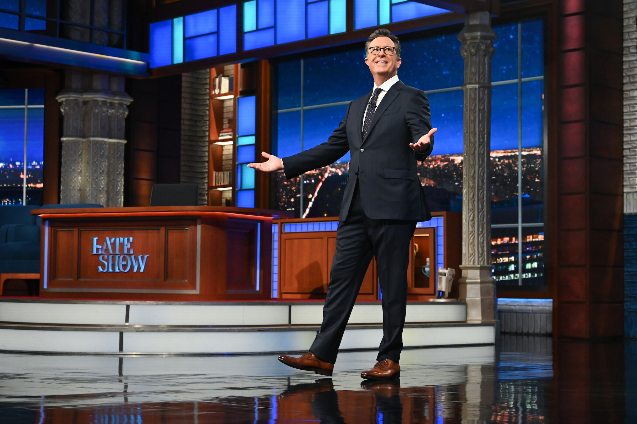 stephen colbert extends ‘the late show’ contract for 3 years